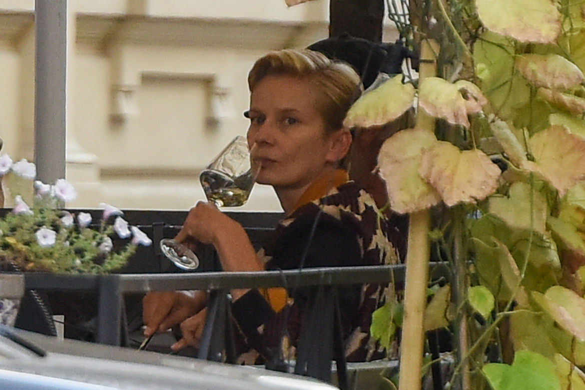 Magdalena Cielecka pije i jedzie