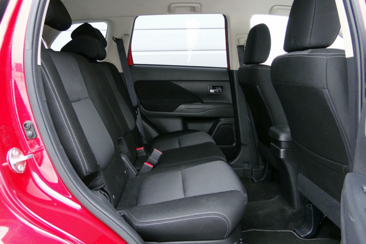 Mitsubishi Outlander 2.2 DID 6AT 4WD Intense Plus