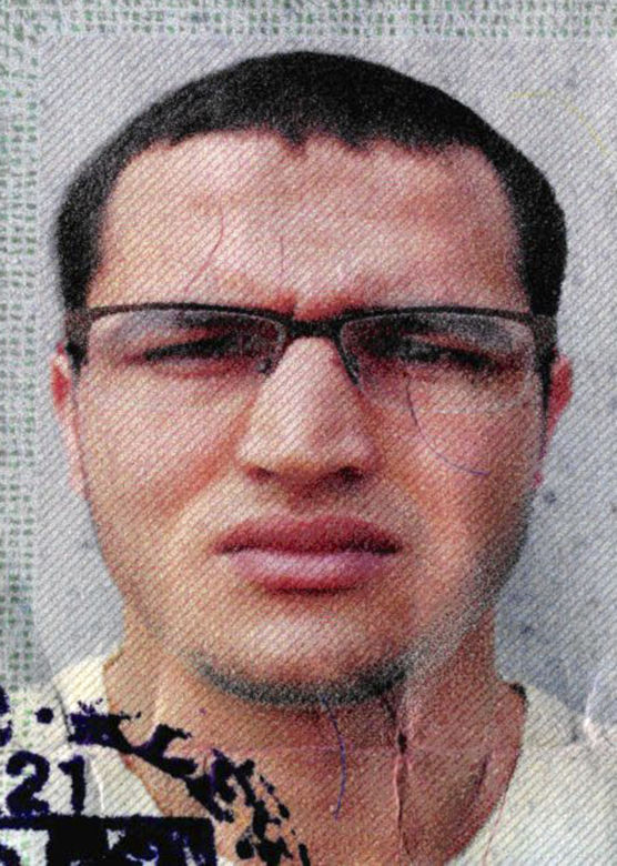 Policja miała go TRZY RAZY i wypuściła! Służby pozwoliły terroryście z Berlina chodzić wolno i mordować