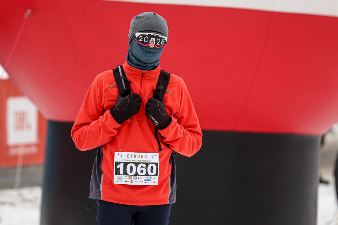 Wystrzał startera zamiast szampana. Tłumy powitały Nowy Rok na XX Śląskim Maratonie Noworocznym Cyborg
