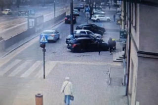 Kobieta zgubiła pieniądze na ulicy. Znalazcy gorzko pożałowali swojej decyzji