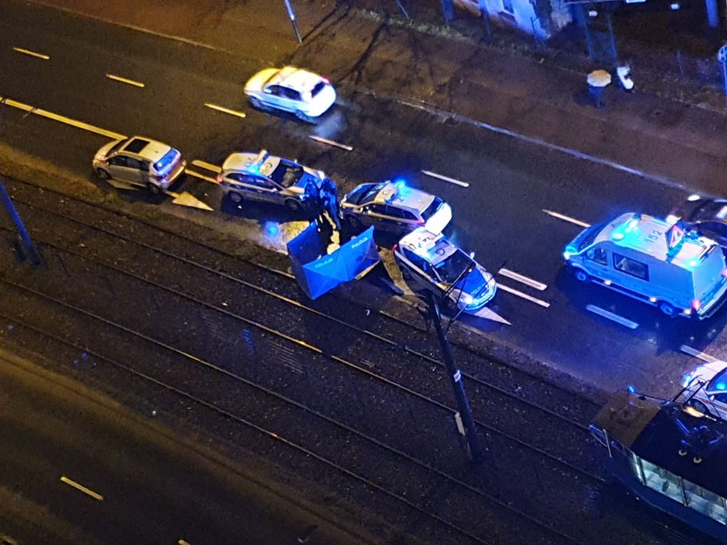 Zwłoki przy torach. Poważne utrudnienia na Mogilskiej. Nie jeżdżą tramwaje