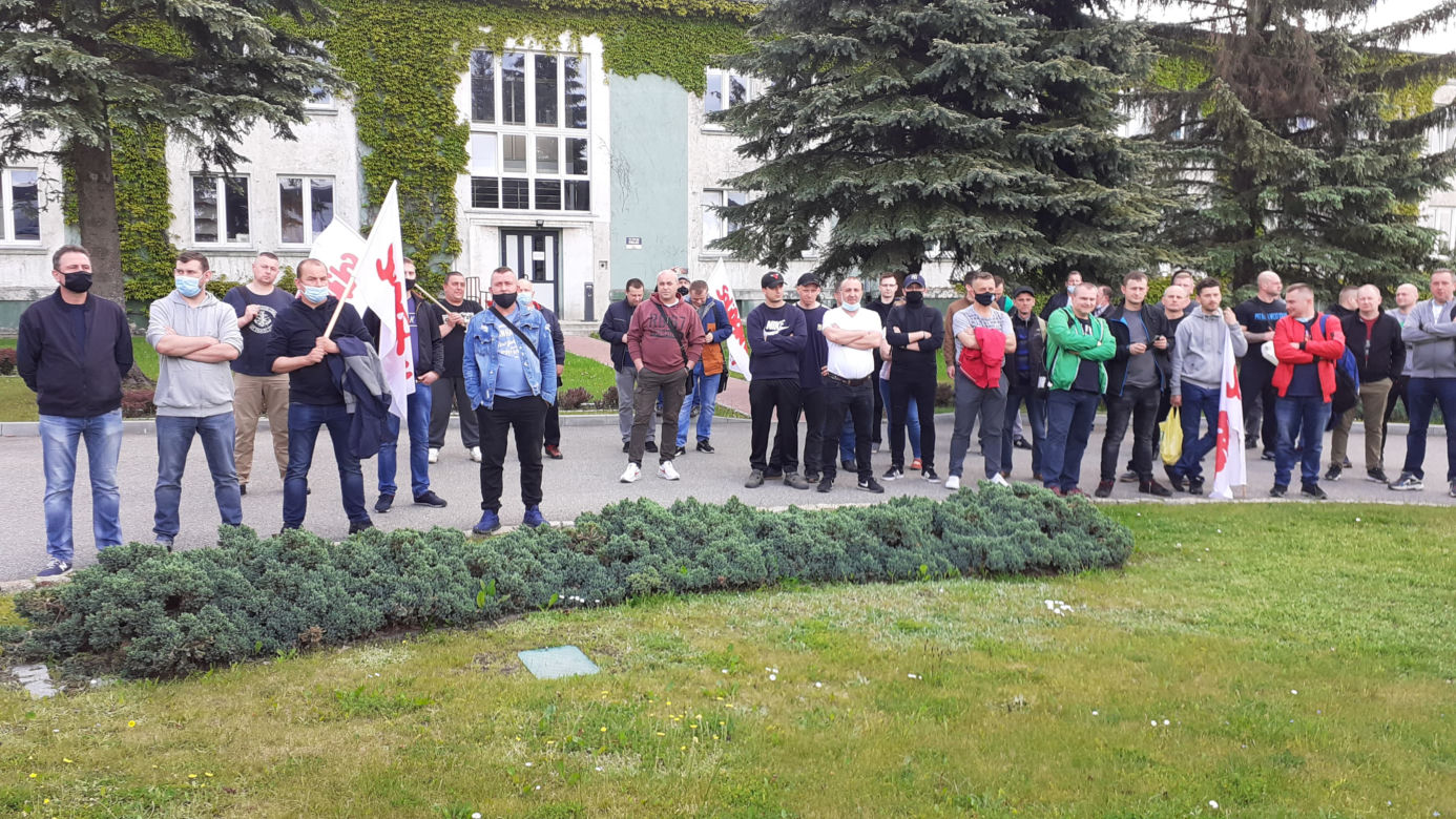 Pikieta w MAN-ie. Związkowa "Solidarność" w MAN BUS nadal protestuje!