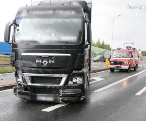 Wypadek w Krzepicach. 74-zginął w zderzeniu z tirem