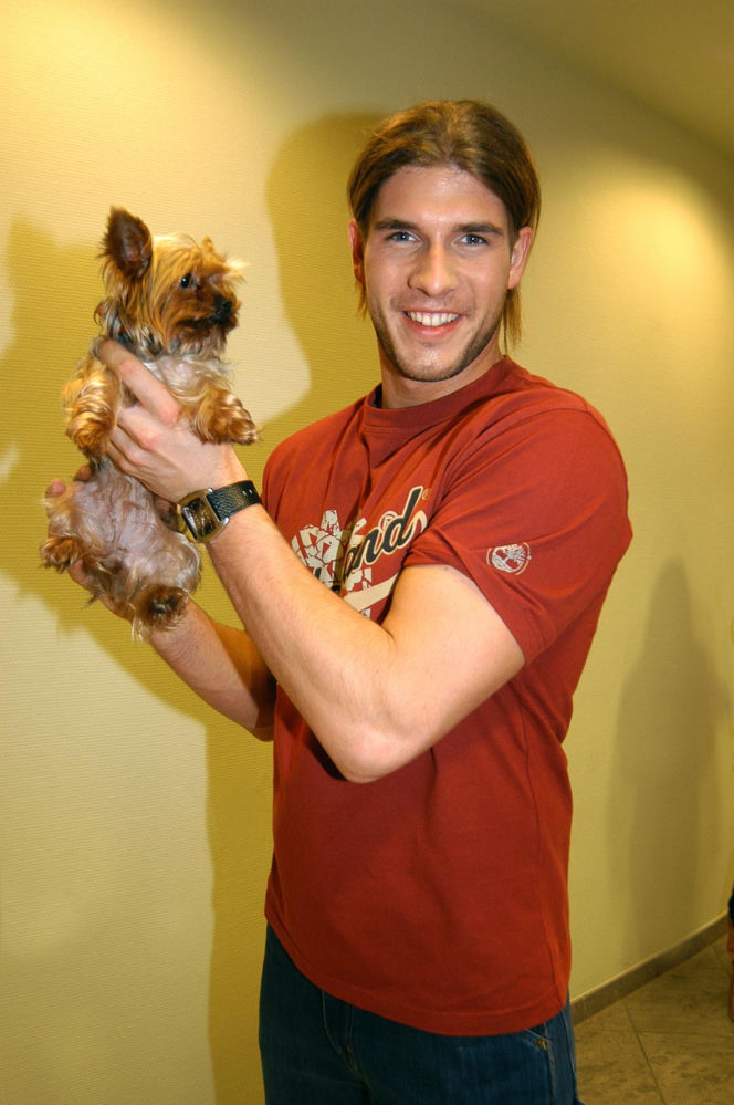 Piotr Adamski zasłynął jako "polski hydraulik". Dziś jest modelem plus size!