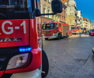 Katastrofa budowlana w centrum Torunia! Zawalił się dach kamienicy