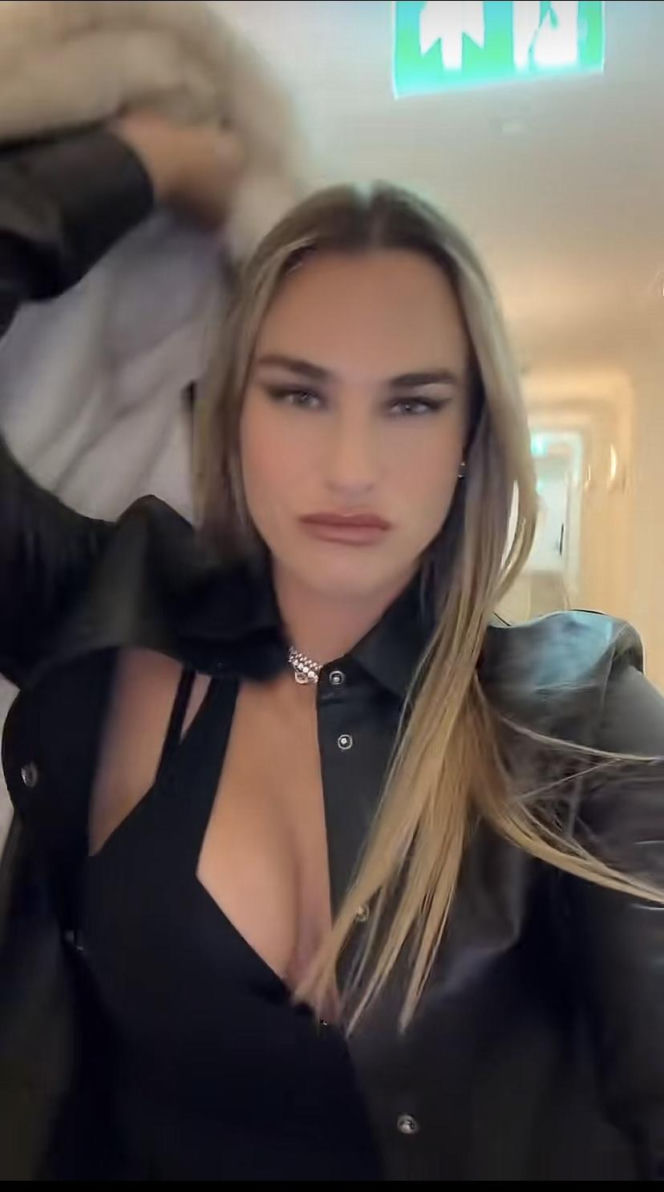 Aryna Sabalenka z głębokim dekoltem