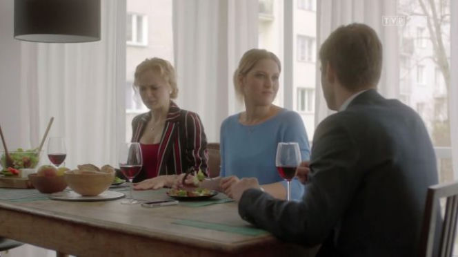 O mnie się nie martw 8 odc. 11. Asia (Aleksandra Domańska), Sylwia (Aleksandra Adamska), Paweł (Marcin Korcz)