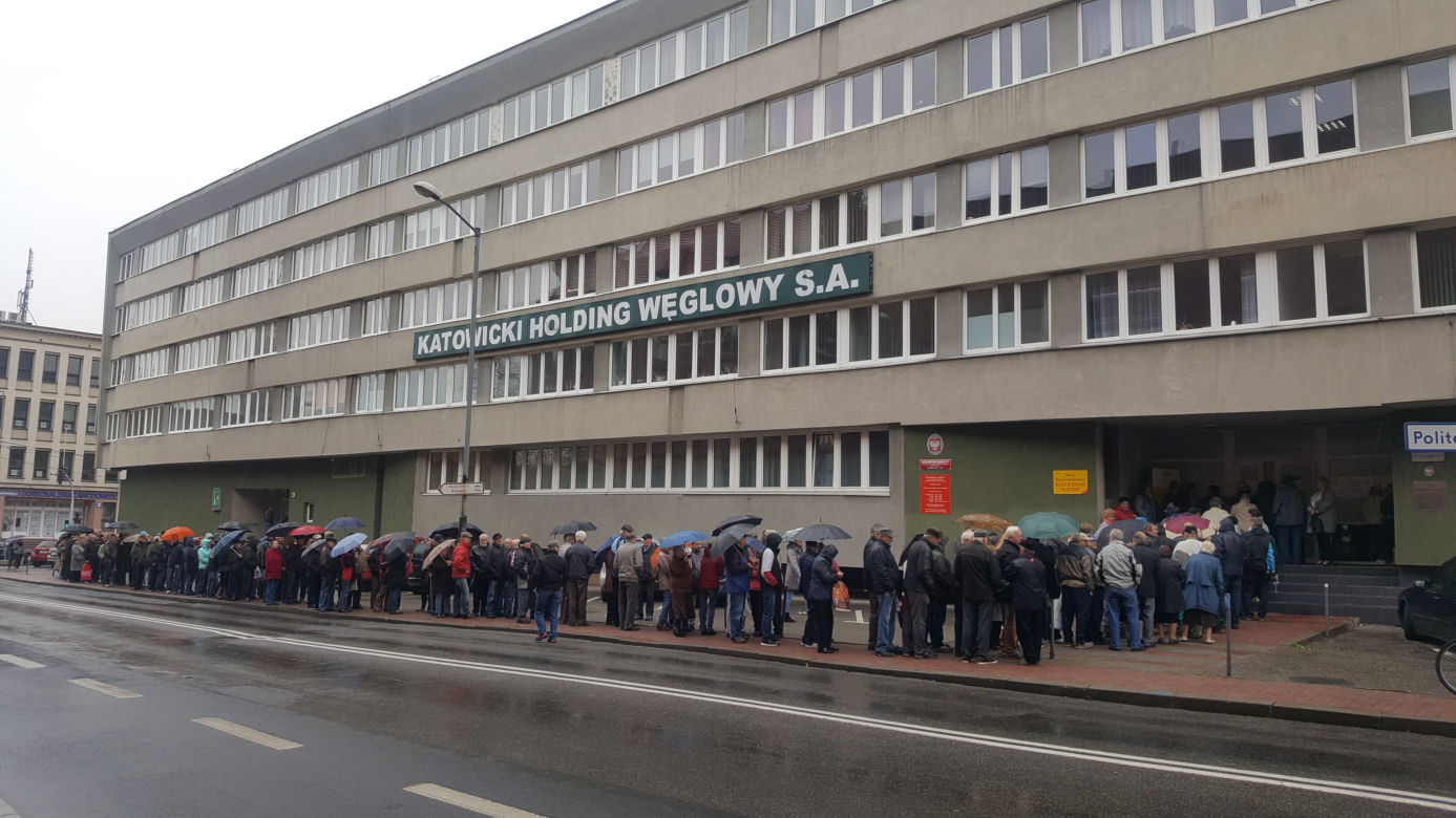 Rekompensaty za deputat węglowy. Ogromna kolejka pod Katowickim Holdingiem Węglowym!