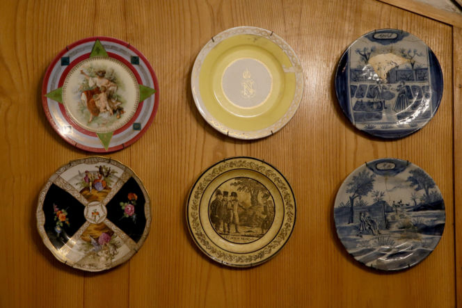 Wiemy, u kogo teraz mieszka Jarosław Kaczyński! W takich warunkach spędza czas. Mamy ZDJĘCIA!