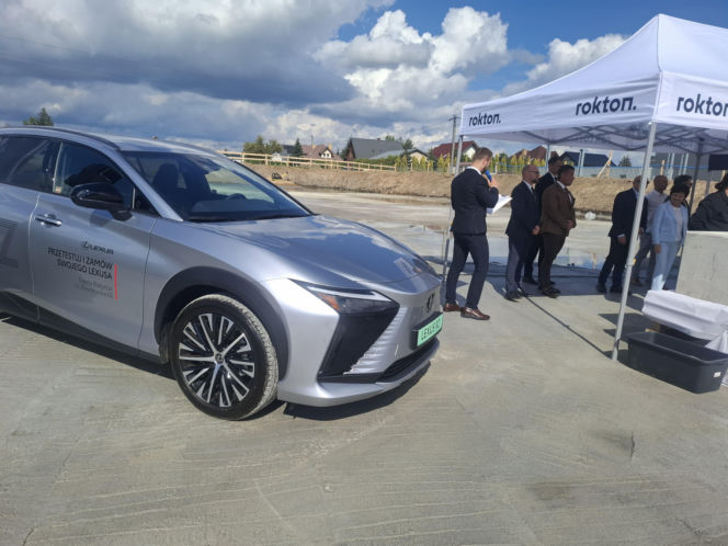 Budowa salonu Lexusa