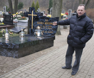 Ukradli grób Hanki Mostowiak