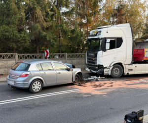 35-latek zginął w czołowym zderzeniu z ciężarówką