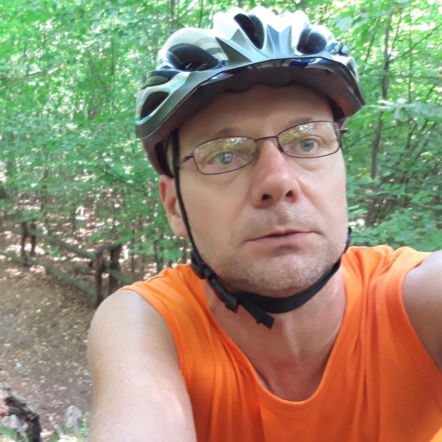 Miesiąc temu wyszedł na rower i przepadł bez śladu. Policja szuka 59-letniego Adama Oświecińskiego