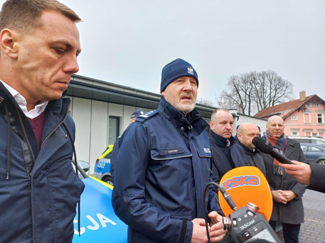 Trzy nowe radiowozy dla policji w Lesznie. Od kogo i do czego?