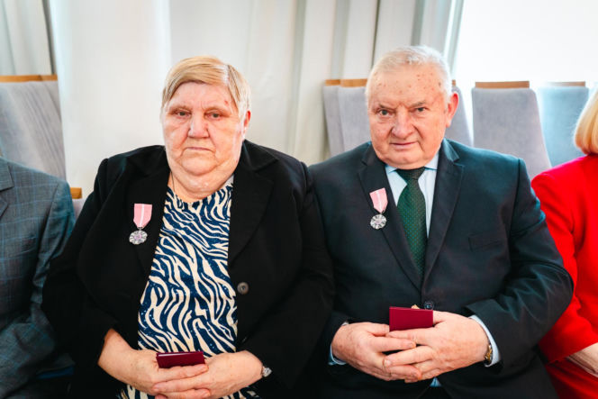 Złoty Gody par małżeńskich w Siedlcach - wręczenie pamiątkowych medali