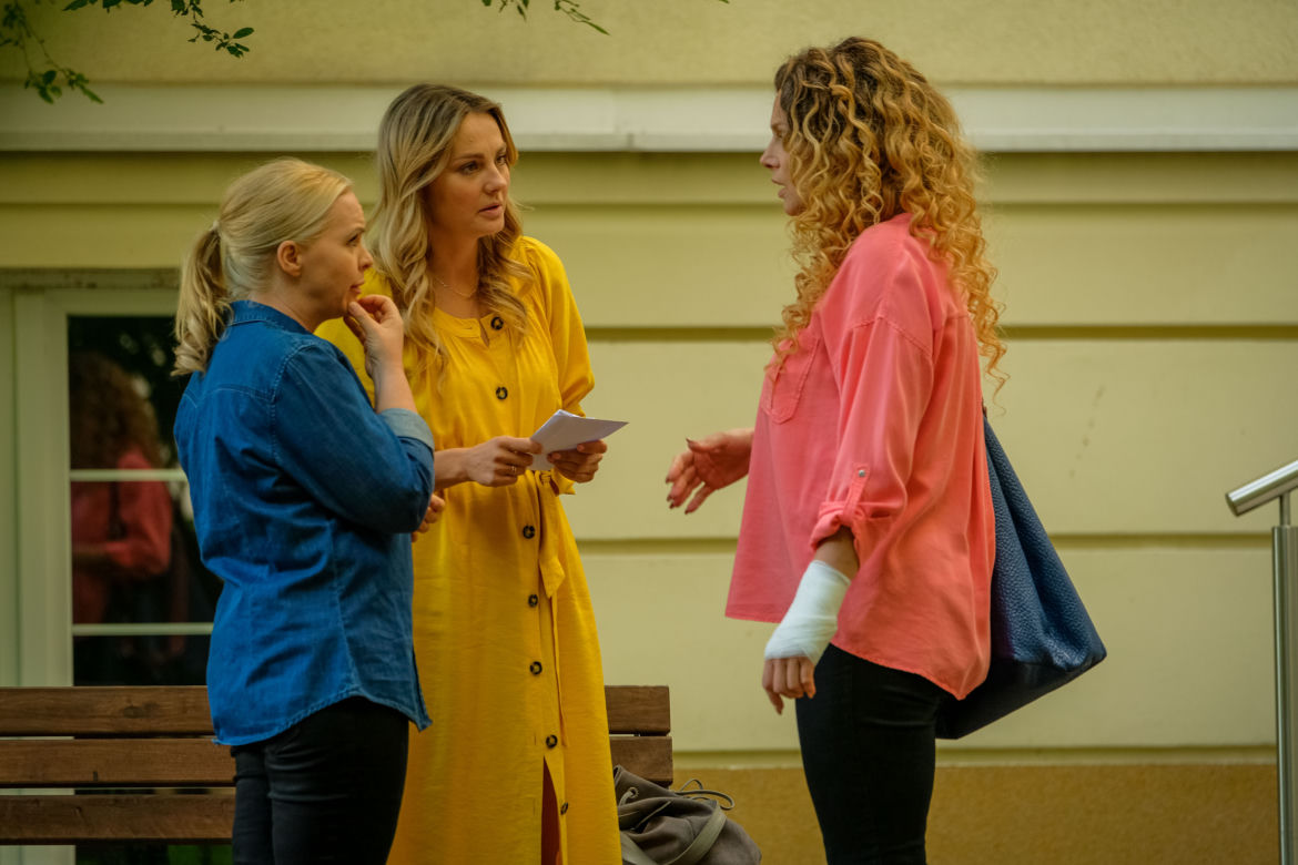 Przyjaciółki 14 sezon, odcinek 169. Patrycja (Joanna Liszowska), Anka (Magdalena Stużyńska), Inga (Małgorzata Socha)