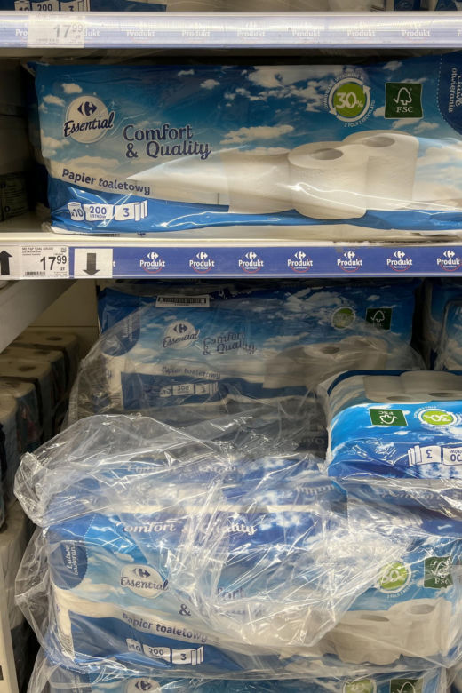 3-warstwowy papier toaletowy Essential 10 rolek za 17,99 zł