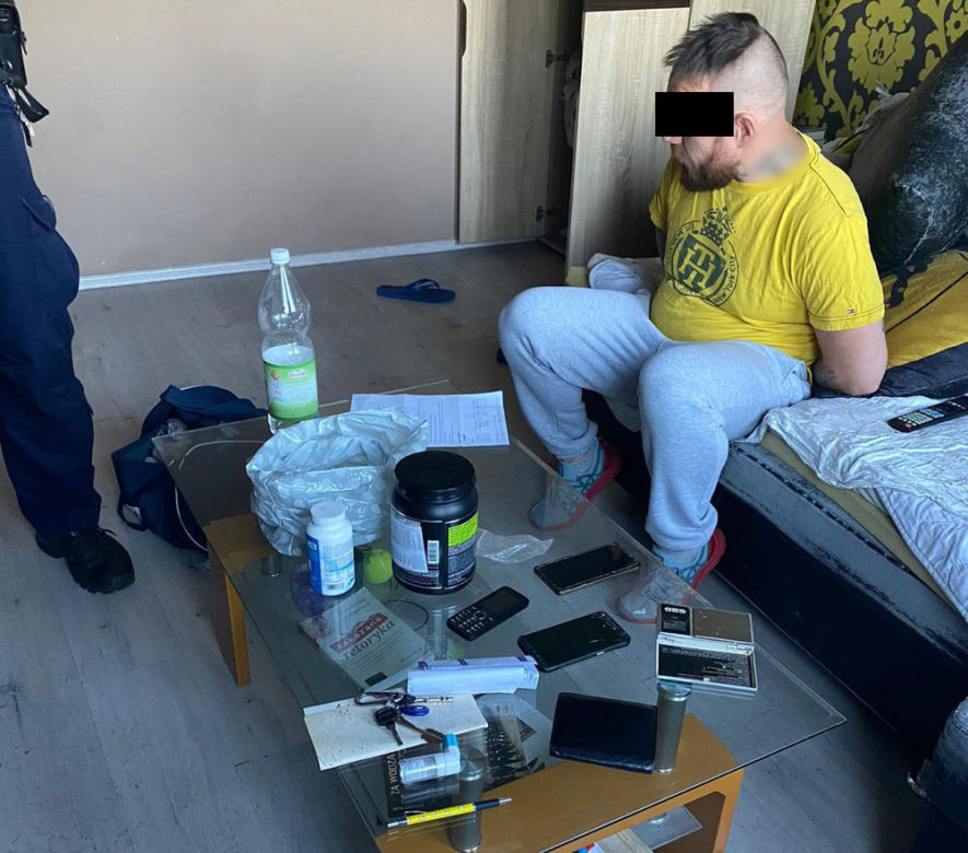 Wpadł z narkotykami przez pożar mieszkania