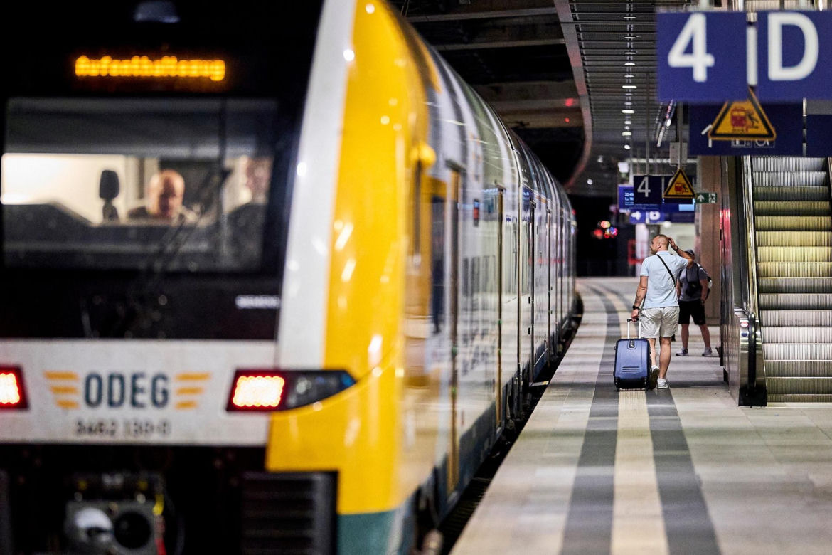 Niemcy/ Prezes Deutsche Bahn: ruch kolejowy stopniowo wraca do normy (opis) Awaria systemu łączności radiowej GSM-R wymusiła zatrzymanie wszystkich pociągów w całym kraju na czas ok. dwóch godzin