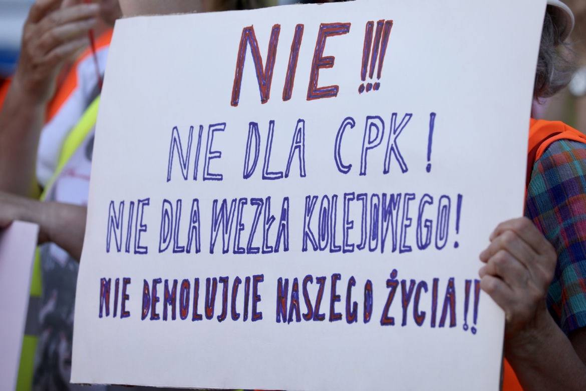 Rolnicy w stolicy przeciwko CPK. Protest przy dworcu zachodnim przed siedzibą spółki