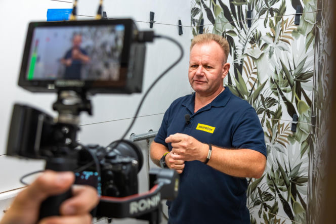 Murator Remontuje, Klejenie i fugowanie płytek