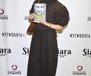 Markowska przytulała męża, Ostałowska zaskoczyła sylwetką, Ścibakówna błyszczała na premierze biografii Rewińskiego