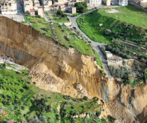 Dramatyczna sytuacja na Sycylii. Miasteczko znalazło się nad przepaścią. Mieszkańcy musieli opuścić domy