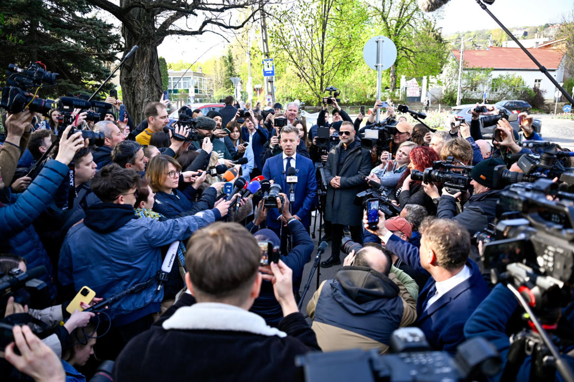 Majątek Petera Magyara. Nieruchomości, akcje i oszczędności w euro