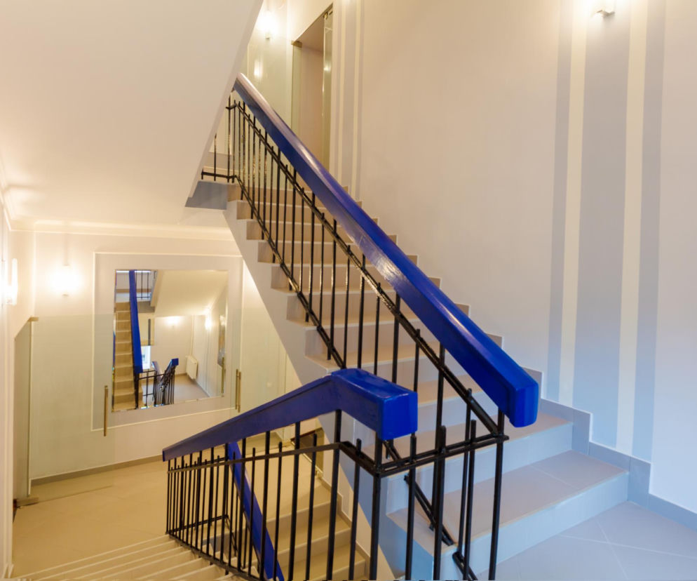 Oświetlenie klatki schodowej