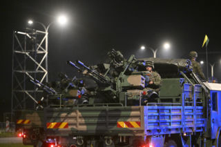 Nocna próba defilady wojskowej w Warszawie