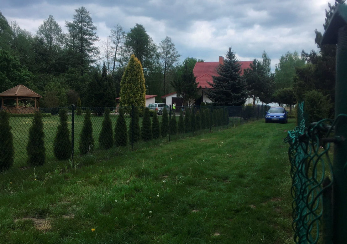 Sprzątał działkę, spalił się od liści