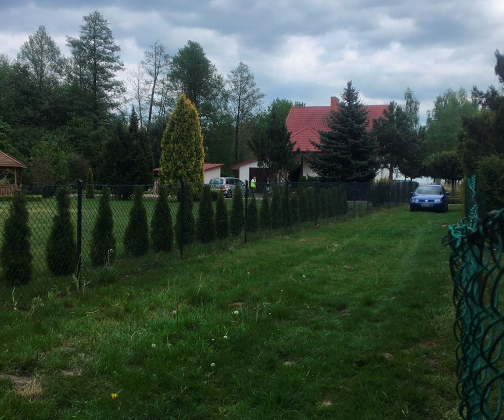 Sprzątał działkę, spalił się od liści