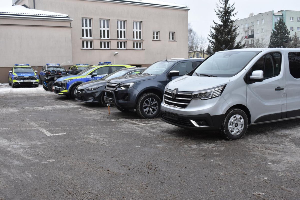 Policyjne bestie będą siać postrach na drogach. Oto nowe radiowozy polskiej policji