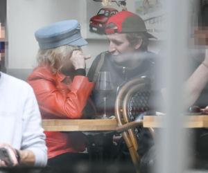 Katarzyna Figura przytula Maćka Musiałowskiego