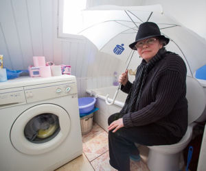 Moknę na sedesie