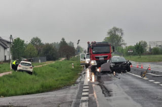 Gróźny wypadek na krajowej   dwunastce w miejscowości Atalin. Troje dzieci trafiło do szpitala