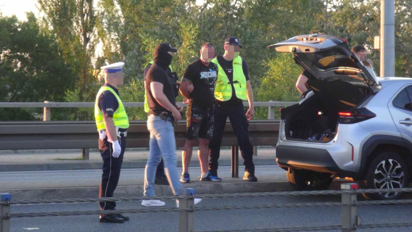 Do Berlina jeździł pociągiem, wracał kradzionymi samochodami. Dynamiczne zatrzymanie złodzieja w Warszawie