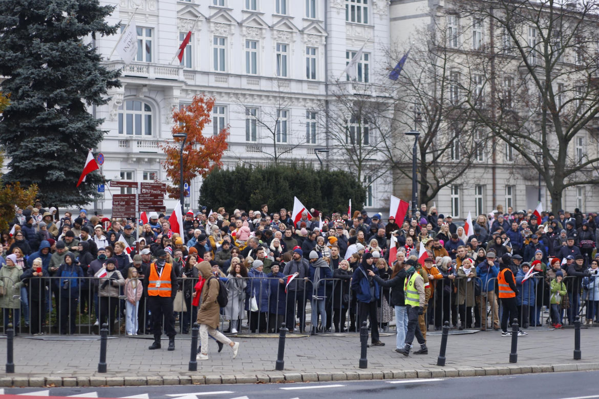 Marsz Niepodległości 2023 w Warszawie. Mamy ZDJĘCIA ze stołecznych ulic! GALERIA część 2