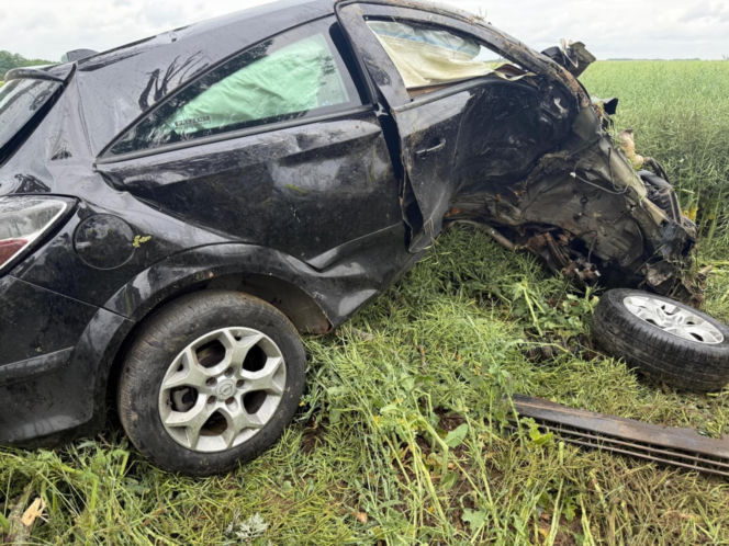 Ledwo zdał prawo jazdy i dachował. 18-latek był pijany