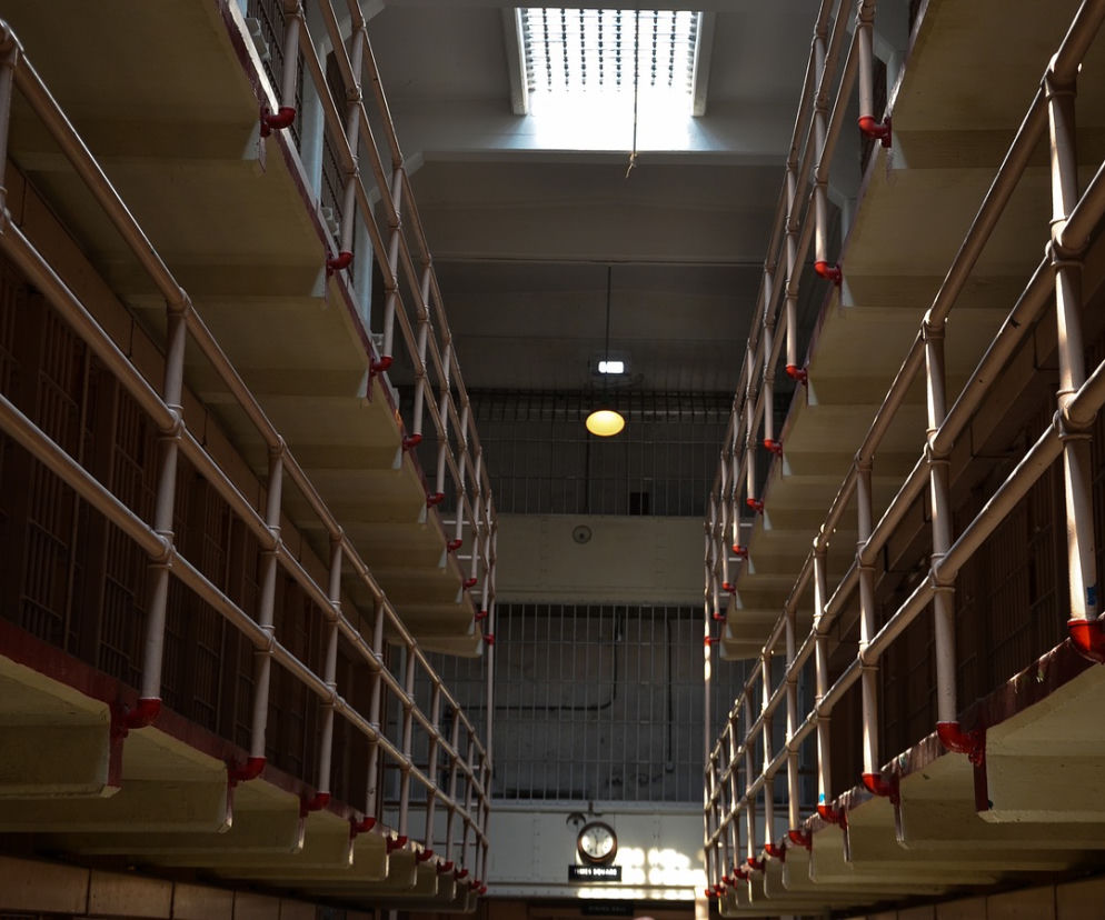 Mąż okaleczonej kobiety jest teraz świadkiem koronnym