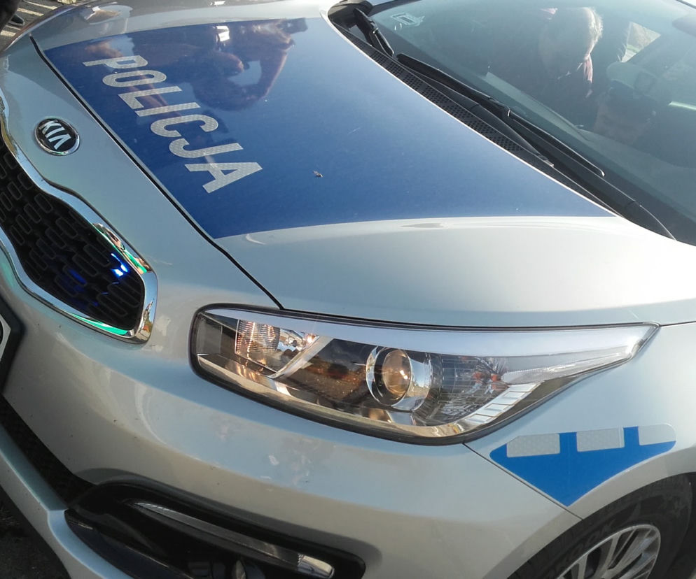 Policjanci zatrzymali uczestników bójki. Jeden z nich był poszukiwany i przyjechał pojazdem zrabowanym podczas rozboju