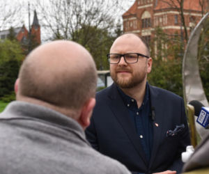 Prezydent Torunia zwiększył armię urzędników