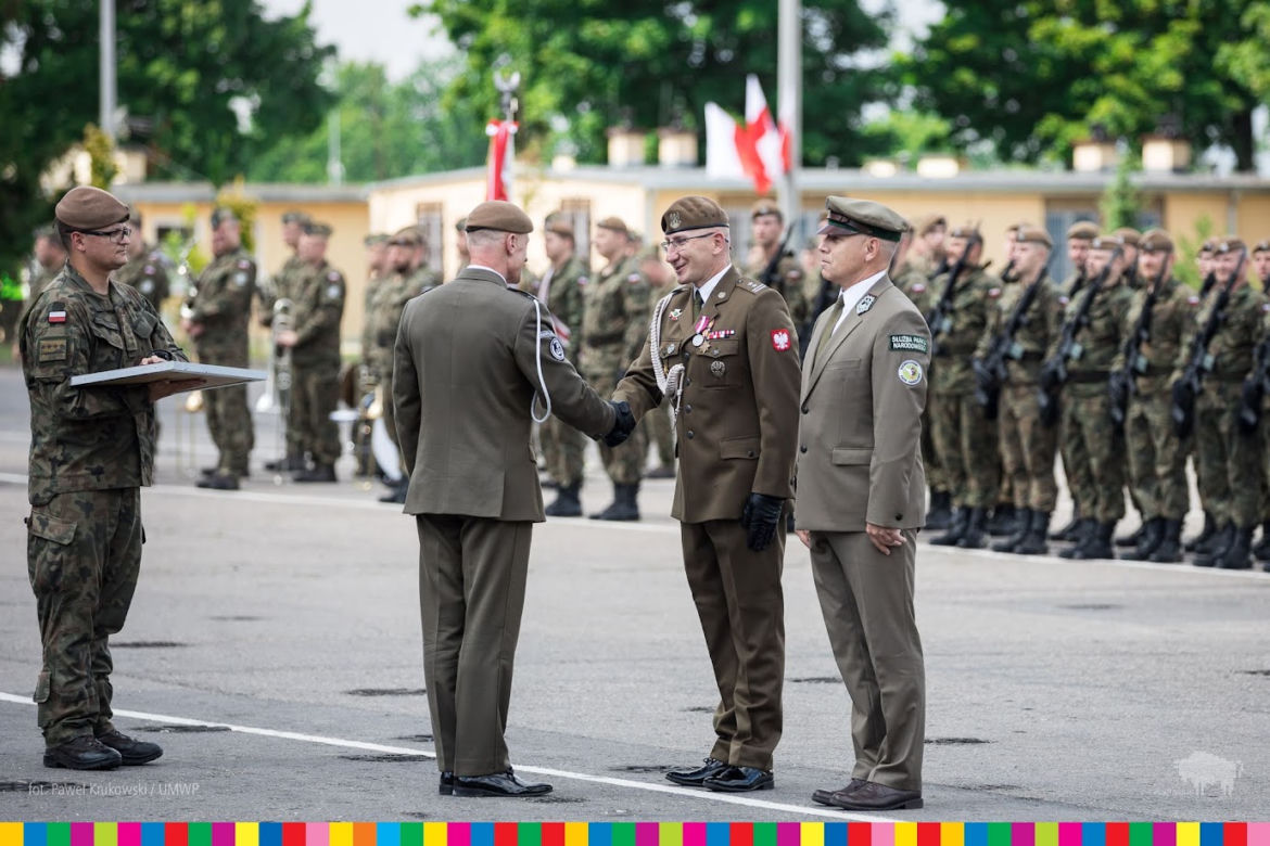 "Wakacje z WOT". Nowi Terytorialsi z Podlasia złożyli przysięgę w Białymstoku [ZDJĘCIA]