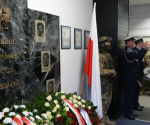 Policjanci opłakują śmierć antyterrorysty. Zginął w wybuchu na stacji paliw na Pradze