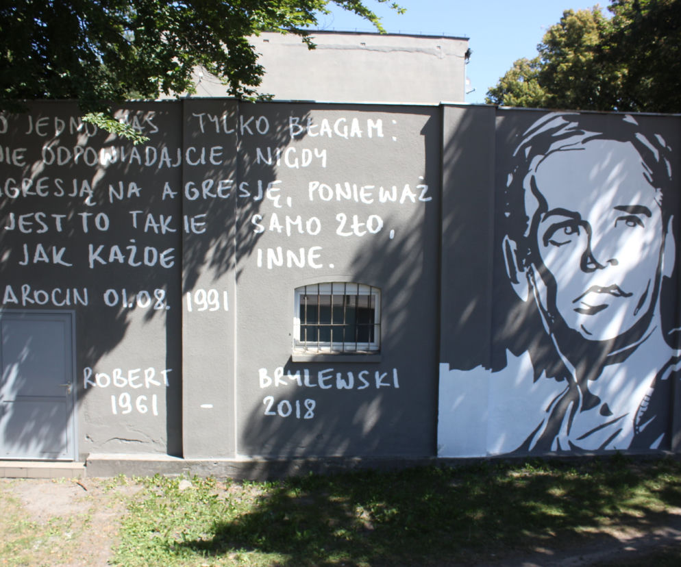 Mural w Jarocinie poświęcony Robertowi Brylewskiemu
