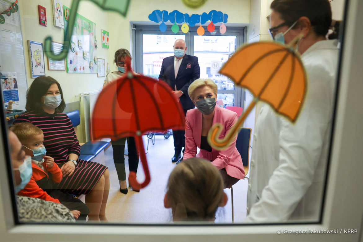 Agata Duda odwiedziła chore dzieci