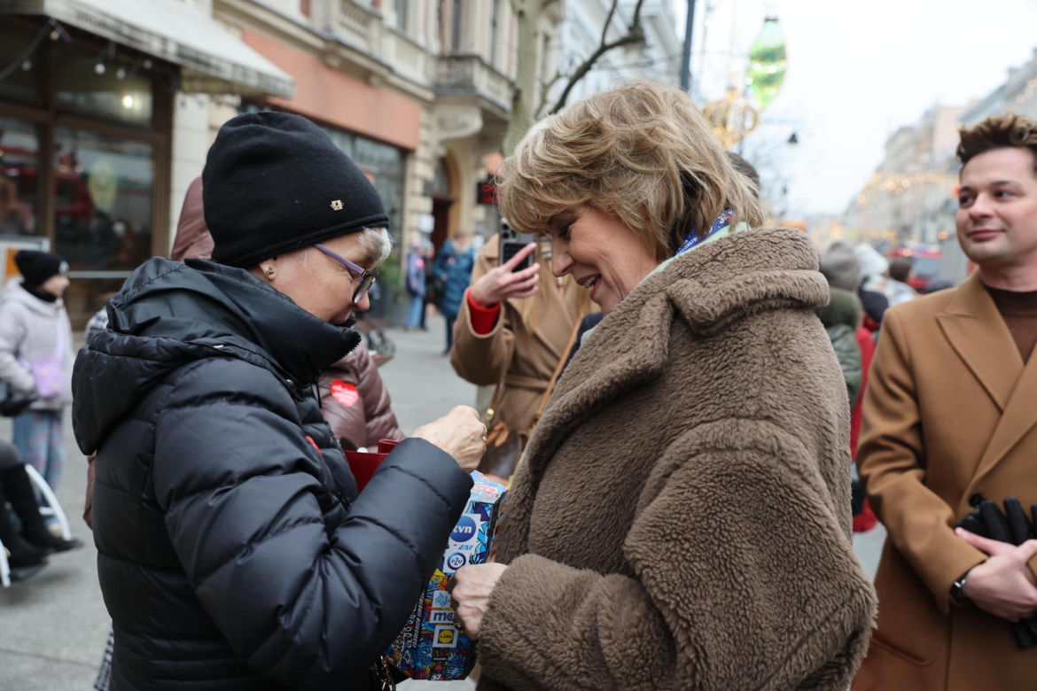 Łódź. Wielka Szarża na Piotrkowskiej w Łodzi, w ramach 33. Finału Wielkiej Orkiestry Świątecznej Pomocy.