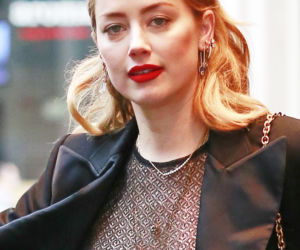Amber Heard pokazała piersi