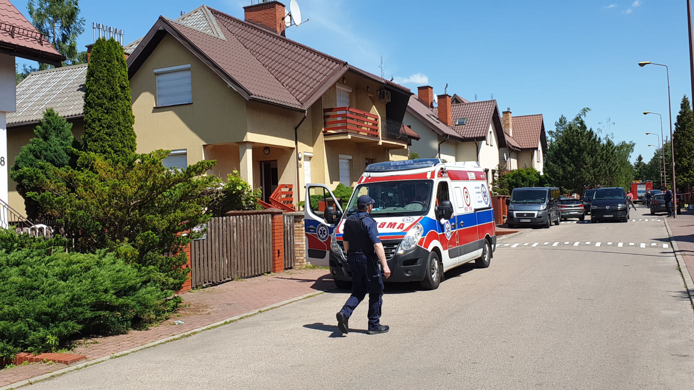 Desperat zabarykadował się w domu